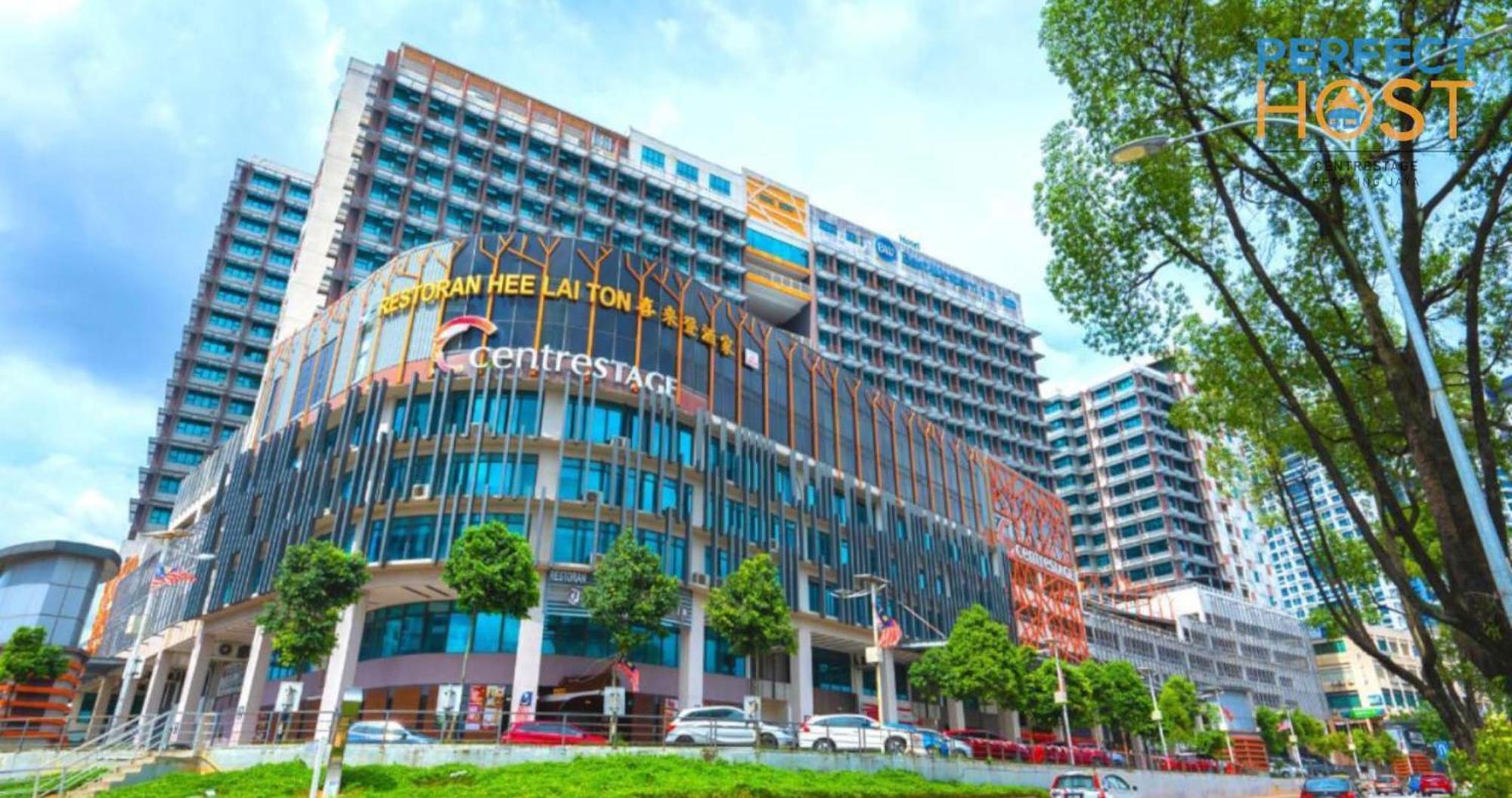 Centrestage Petaling Jaya By Perfect Host Hotel Exterior foto The hotel in 2015