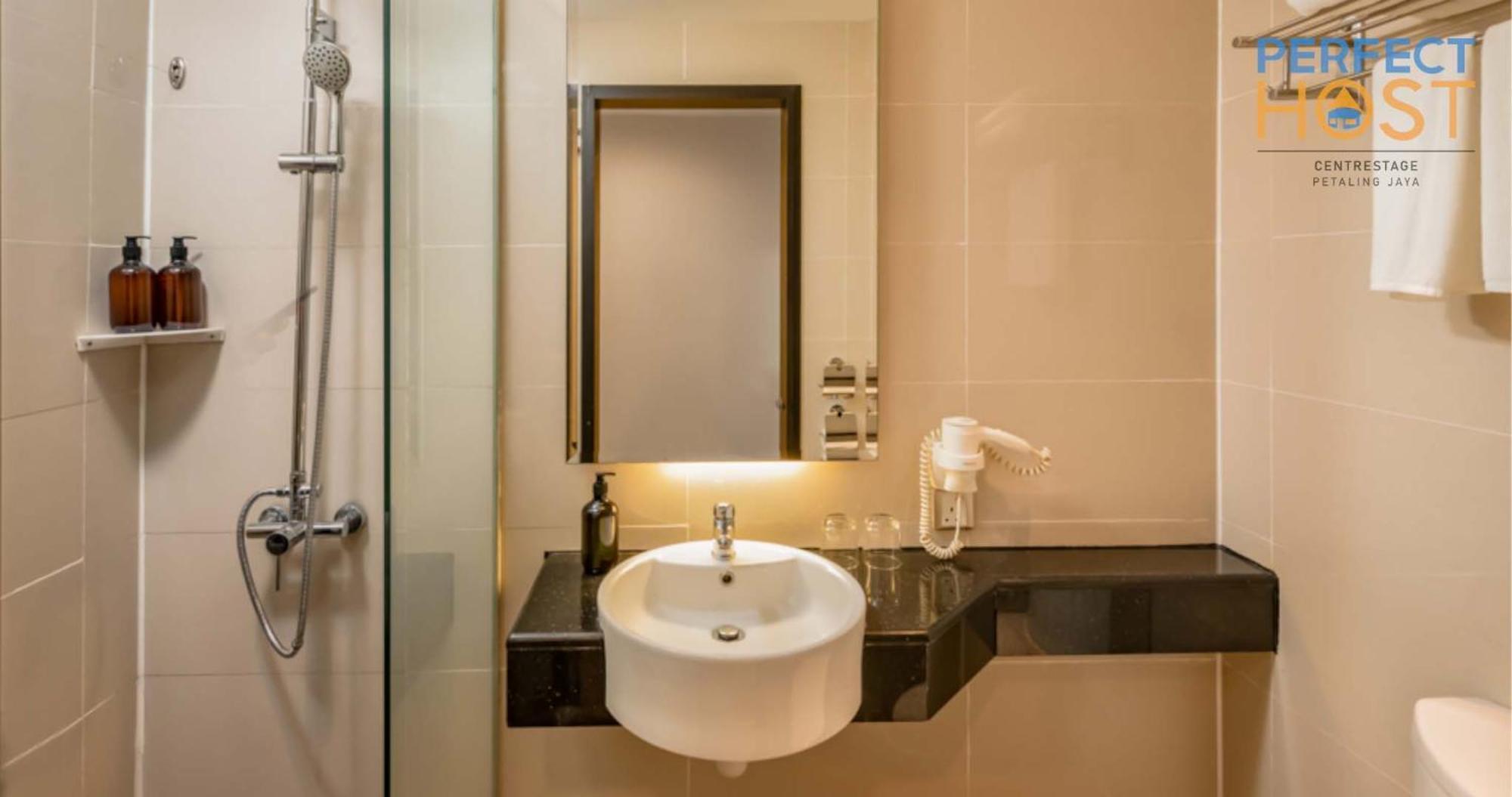 Centrestage Petaling Jaya By Perfect Host Hotel Exterior foto Bathroom