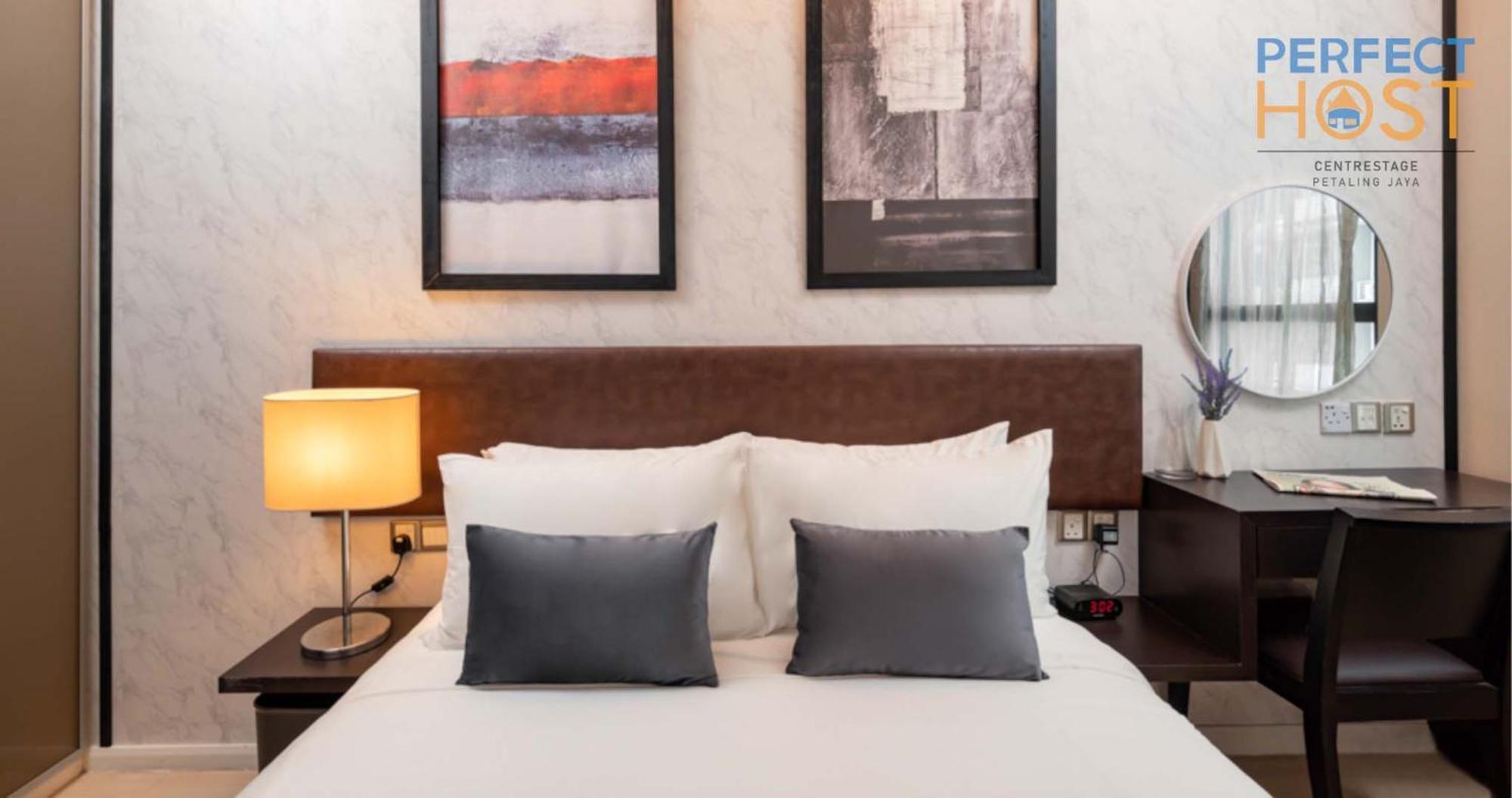 Centrestage Petaling Jaya By Perfect Host Hotel Exterior foto A bedroom at the hotel